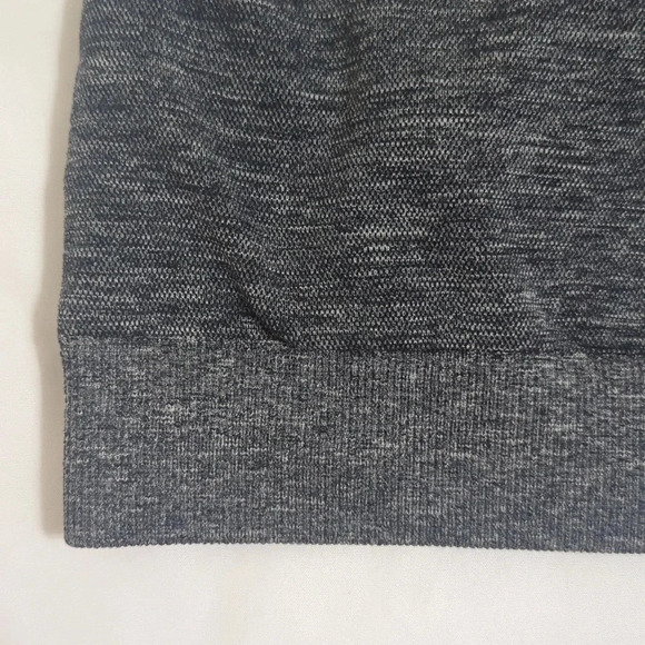 Gymshark Adapt Mark Seamless Sports Bra, Color Gray/Black Size M - Picture 4 of 14